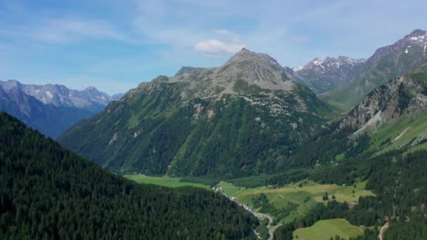 Vista Aérea Sobre Los Alpes Suizos Hermosa Suiza Desde Arriba — Vídeos de Stock