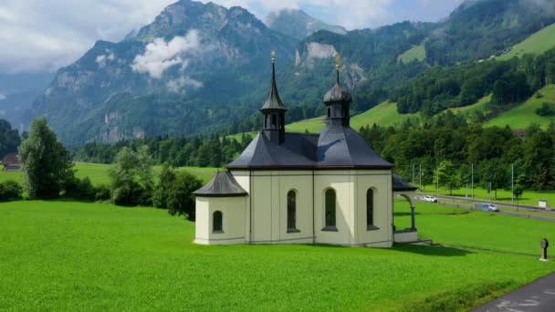 Lot Wokół Małej Kaplicy Szwajcarii — Wideo stockowe