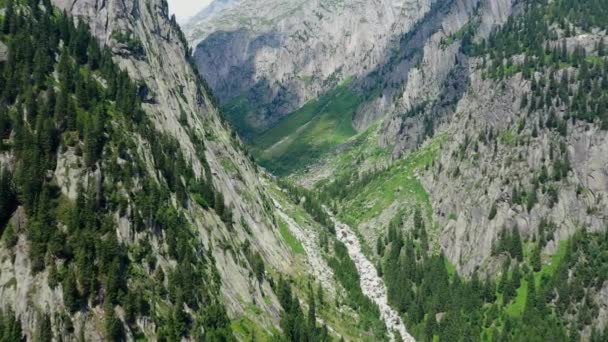 Vuelo Las Montañas Los Alpes Suizos Suiza Desde Arriba — Vídeos de Stock