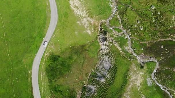 从上面飞越瑞士风景 — 图库视频影像