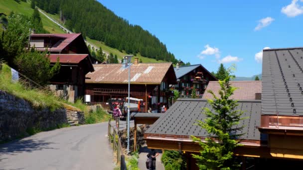 Υπέροχο Χωριό Murren Στις Ελβετικές Άλπεις Τυπικό Για Την Ελβετία — Αρχείο Βίντεο