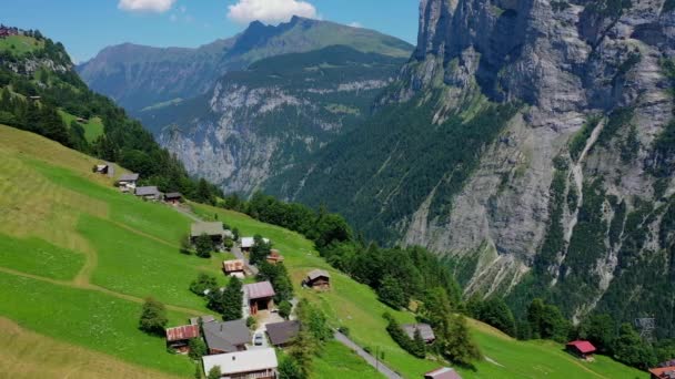 Klein Dorpje Gimmelwald Zwitserse Bergen Zwitserland Van Bovenaf — Stockvideo