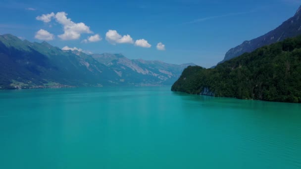 Turkusowa Błękitna Woda Szwajcarskich Jezior Wspaniała Przyroda Szwajcarii — Wideo stockowe