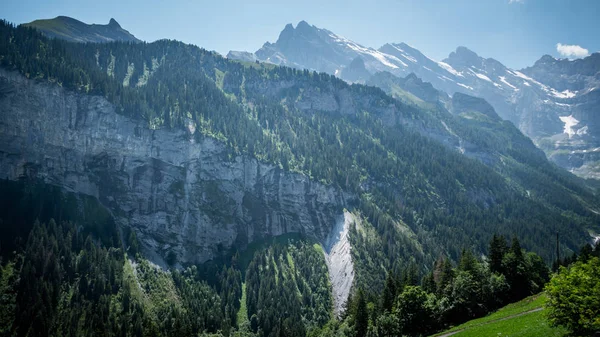 Vacker Liten Gimmelwald Schweiz Typiskt Schweiziskt Landskap Fotografi — Stockfoto