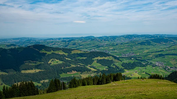 Bred Vinkel Utsikt Över Landskapet Appenzell Regionen Schweiz Resor Fotografi — Stockfoto
