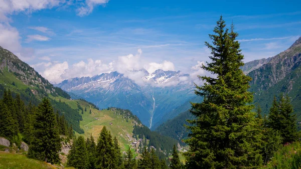 Increíble Naturaleza Cima Las Montañas Los Alpes Suizos Con Una — Foto de Stock
