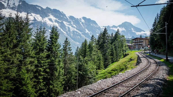 Σιδηροδρομικές Γραμμές Στις Ελβετικές Άλπεις Ταξιδιωτικές Φωτογραφίες — Φωτογραφία Αρχείου