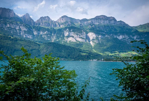 Hermosa Agua Azul Del Lago Walensee Suiza —  Fotos de Stock
