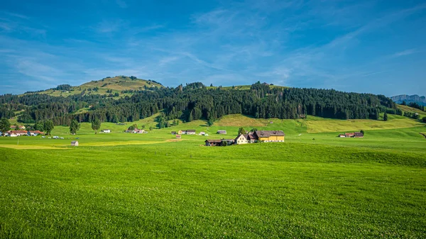 Τυπικό Τοπίο Στις Ελβετικές Άλπεις Όμορφη Ελβετία Ελβετικές Άλπεις Ελβετία — Φωτογραφία Αρχείου