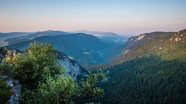 Fantastiska Branta Klippor Regionen Creux Van Schweiz Schweiziska Alperna Schweiz — Stockfoto