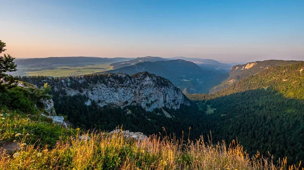 Branta Klipporna Creux Van Området Schweiz — Stockfoto