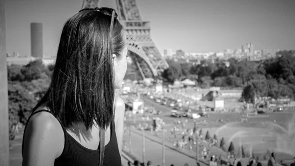 Menina Francesa Viaja Para Paris Para Passear Fotos Rua Paris — Fotografia de Stock