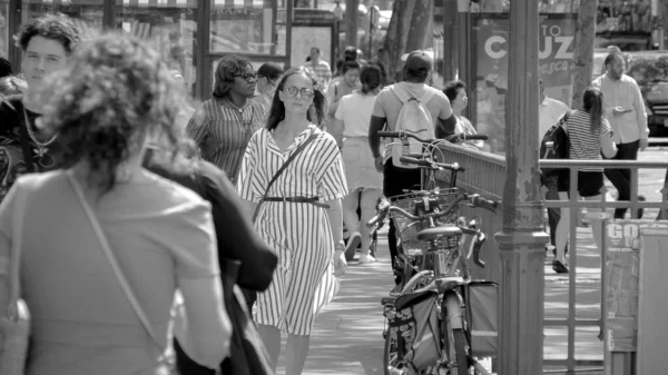 Люди Оживленных Улицах Парижа Город Парижа Франция Июля 2019 Года — стоковое фото