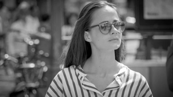 Portrait Shot Young Woman Streets Paris Paris Street Photography — Stockfoto