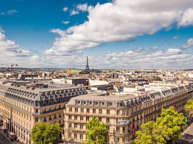 Paris üzerinde Eyfel Kulesi - Paris sokak fotoğrafçılığı
