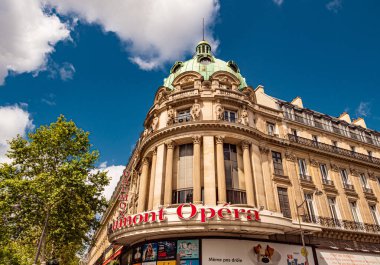 Gaumont tiyatroyu Paris 'e taşıdı - Paris Şehri, Fransa - 29 Temmuz 2019