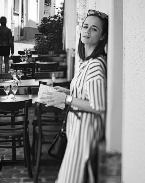 French Woman Leaning Wall Montmartre Hill Paris City Paris France — ストック写真