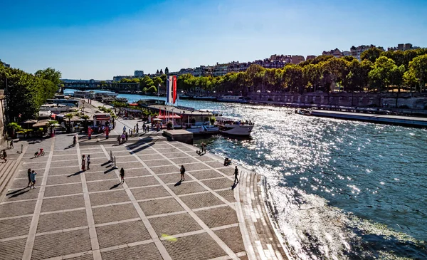 Pobřeží Řeky Seiny Paříži Slunečného Dne Město Paříže Francie Července — Stock fotografie