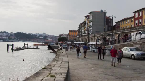 Populära Stränderna Vid Floden Douro Porto Som Heter Cais Ribeira — Stockvideo
