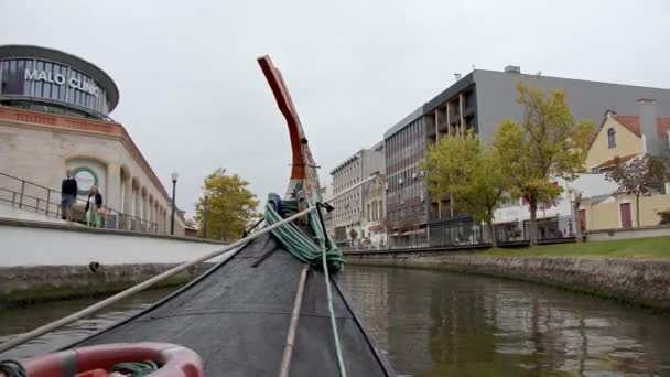 Giro Gondola Attraverso Canali Aveiro Aveiro Portogallo Settembre 2019 — Video Stock