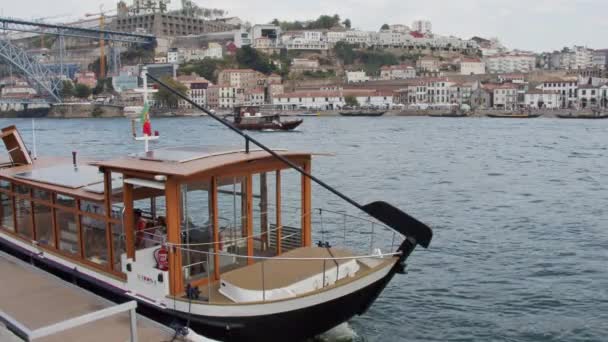 Barcos Turísticos Rio Douro Cidade Porto Porto Portugal Setembro 2019 — Vídeo de Stock