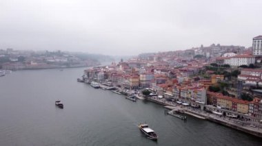 Porto 'nun tarihi bölgesi - hava manzaralı - Porto, Portekiz - 18 Eylül 2019
