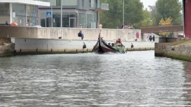 Portekiz 'deki Aveiro Kanalları ve Köprüleri - Aveiro, Portekiz - 18 Eylül 2019