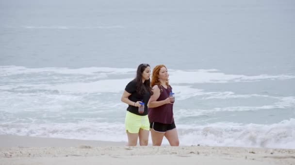 Girls Enjoy Summer Vacation Beach Pure Relaxing Slow Motion Shot — Stock Video