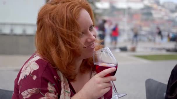 Drinking Sangria City Porto Travel Footage — ストック動画