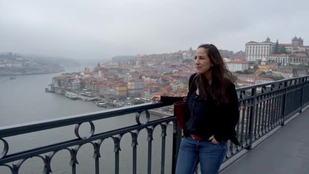 Caminhando Sobre Ponte Dom Luis Porto Filmagens Viagem — Vídeo de Stock