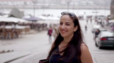 Genç bir Türk kadının portresi  