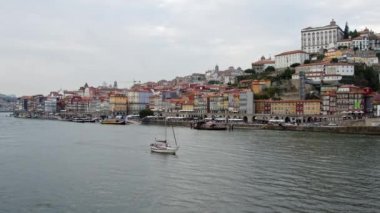 Portekiz 'in Porto şehrindeki River Douro - seyahat görüntüleri