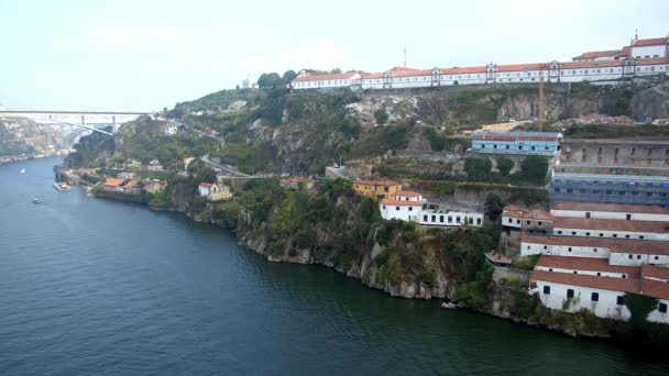 Luftaufnahme Über Die Stadt Porto Und Den Fluss Douro Reiseaufnahmen — Stockvideo