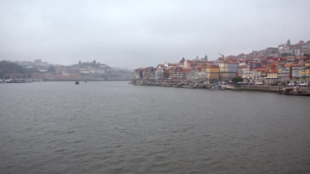 Die Ufer Des Douro Flusses Der Stadt Porto Reiseaufnahmen — Stockvideo