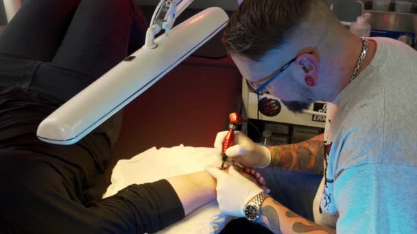 Tattoo Studio Typical Work Tattoer — Stock Video