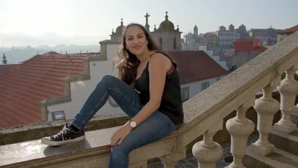 Menina Gira Cidade Porto Portugal Viajar Fotografias — Vídeo de Stock