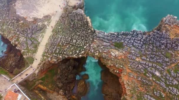 Прекрасное Место Берегу Океана Бока Инферно Португалии Кадры Дрона — стоковое видео