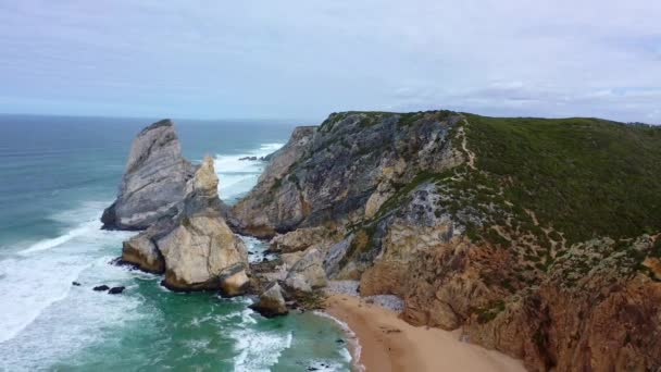 Verbazingwekkende Rotskust Van Portugal Aan Atlantische Oceaan Luchtfoto Drone Beelden — Stockvideo