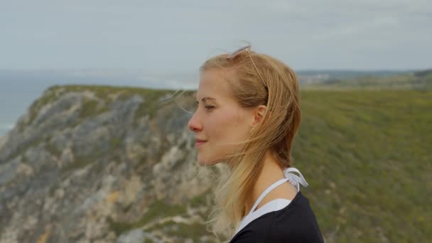 Jeune Femme Parc Naturel Sintra Cabo Roca Séquences Voyage — Video