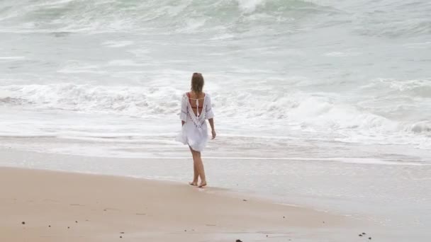 Junge Und Sexy Frau Strand Sommerurlaub Reiseaufnahmen — Stockvideo