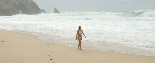 Piękna Plaża Adraga Wybrzeżu Oceanu Atlantyckiego Portugalii Podróże — Zdjęcie stockowe