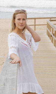 Plajda yaz tatili - tipik manzara - seyahat fotoğrafçılığı