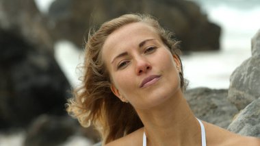 Portekiz 'in Atlantik Okyanusu kıyısındaki güzel Adraga Sahili - seyahat fotoğrafçılığı