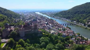 Heidelberg Almanya 'sının ünlü şehri üzerinde hava manzarası