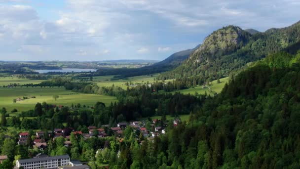 Nádherná bavorská krajina v německých Alpách - okres Allgau — Stock video