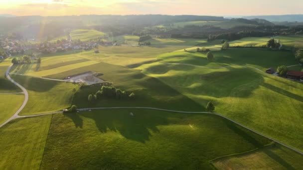 Paysage bavarois typique dans les Alpes allemandes - Quartier Allgau — Video