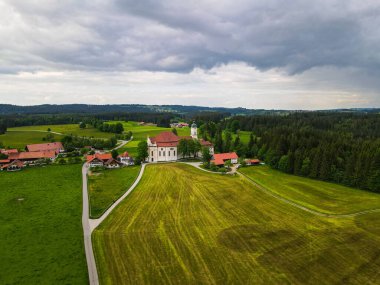 Alman Alpleri 'nin Allgau bölgesindeki Bavyera' nın şaşırtıcı doğası - hava manzarası