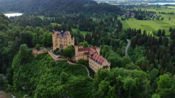 Híres Hohenschwangau Kastély Bajorországban Németország High Castle Légi Felvétel — Stock videók