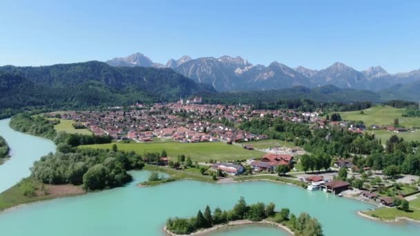 德国巴伐利亚Fuessen市的空中景观 著名巴伐利亚国王路德维希 卡斯尔斯的故乡 — 图库视频影像