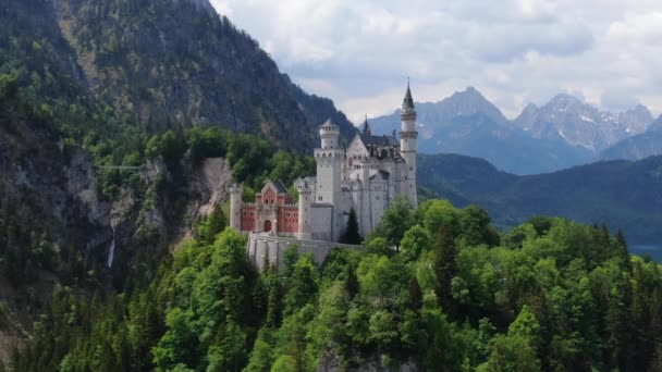 Знаменитый Замок Нойшванштайн Баварии Съемка Воздуха — стоковое видео